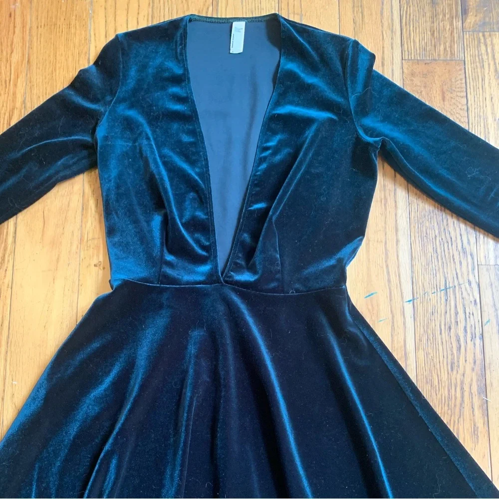 “Blue Nile” deep V neck, long sleeve, American Apparel  mini dress. - Picture 2 of 3